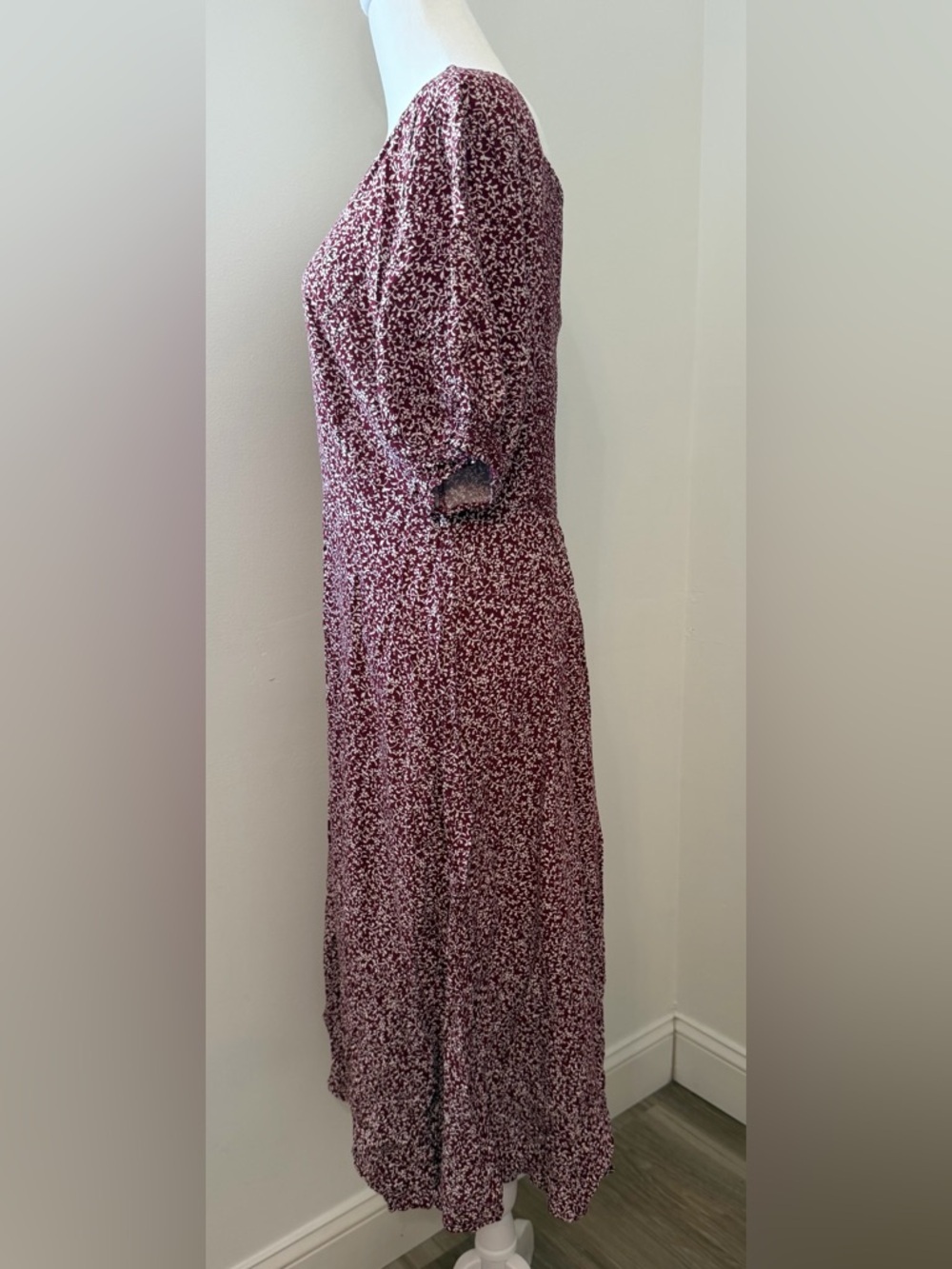 Old Navy Burgundy and White Floral V-Neck Dress - Picture 2 of 11